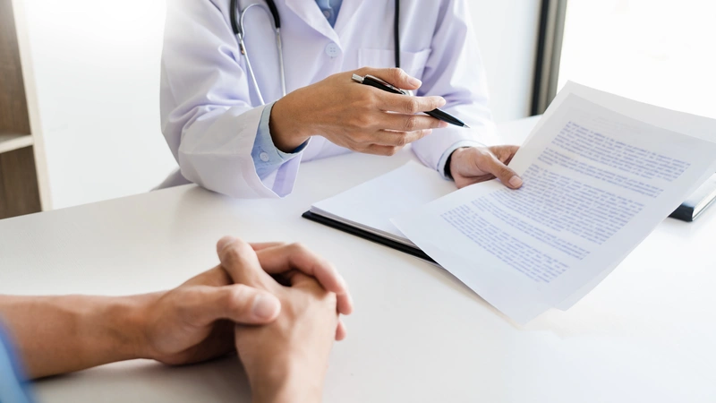 Пациент у доктора для кодирования аквилонгом